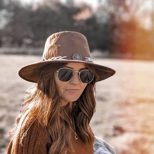 Meet your Posher, Lucy-jane